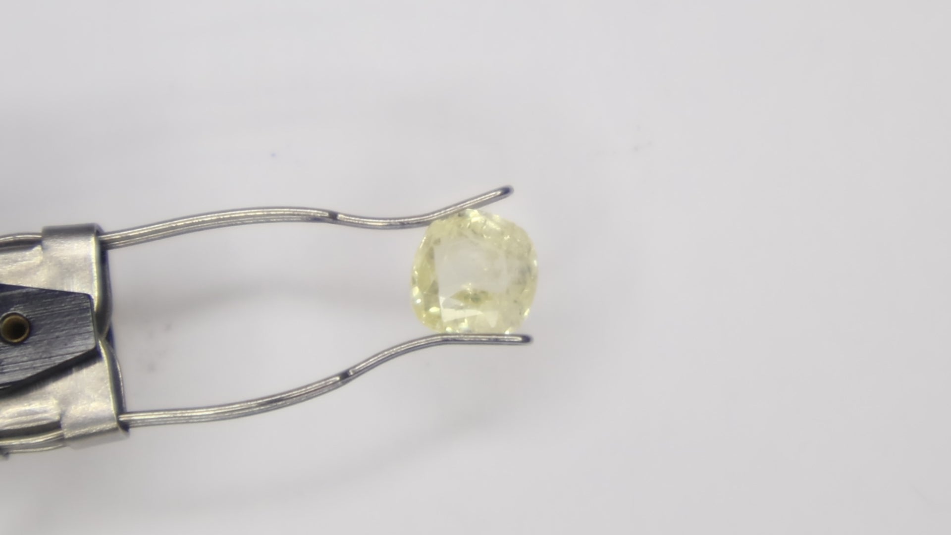 Natural Yellow Sapphire (Ceylon) 3.08ct